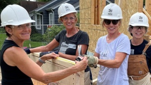 women build volunteers