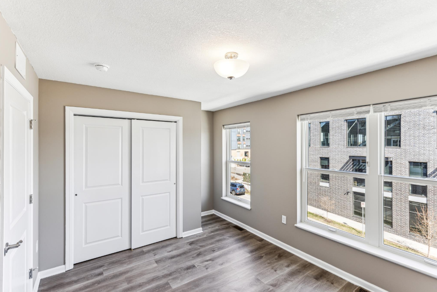 Bedroom R2-2