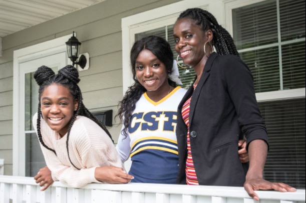 Leandra and her two kids.