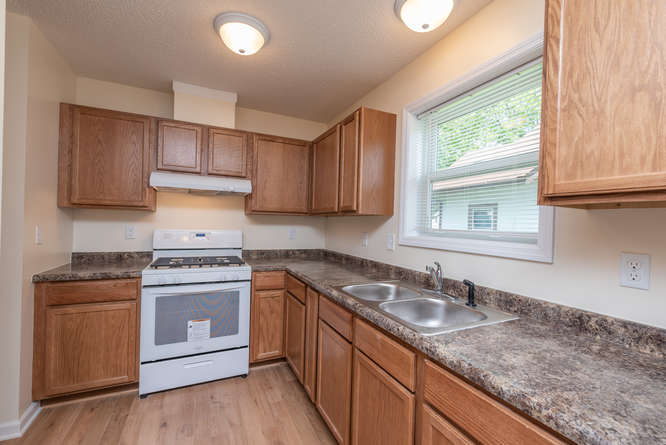 2640 Russell Ave N Minneaolis-small-012-022-Kitchen-666x445-72dpi